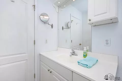 Bath - 13613 E 48 St, Yuma, AZ 85367 photo 1 of 3