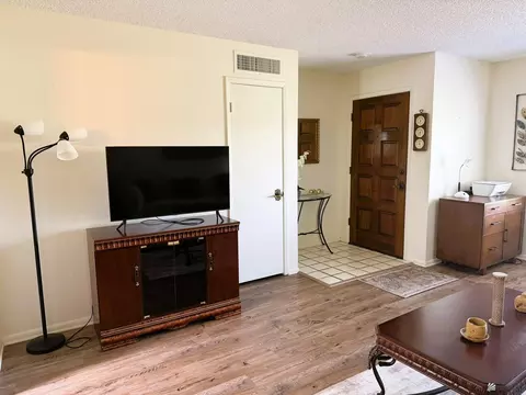 Living - 11261 E 35 Pl, Yuma, AZ 85367 photo 3 of 10