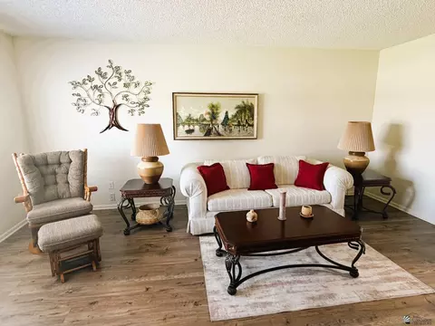 Living - 11261 E 35 Pl, Yuma, AZ 85367 photo 1 of 10