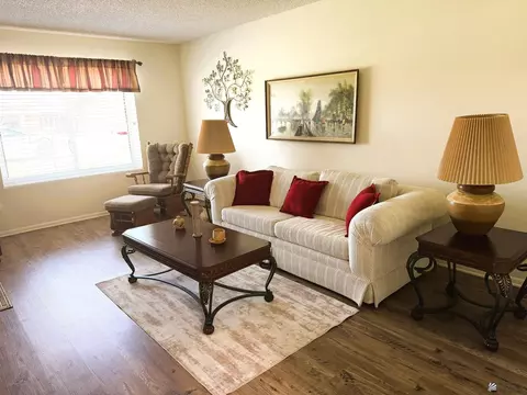 Living - 11261 E 35 Pl, Yuma, AZ 85367 photo 2 of 10