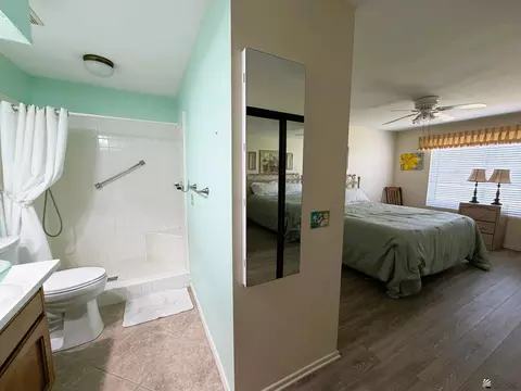 Bath - 11261 E 35 Pl, Yuma, AZ 85367 photo 1 of 2