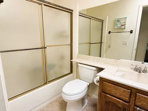 Bath - 11261 E 35 Pl, Yuma, AZ 85367 photo 2 of 2