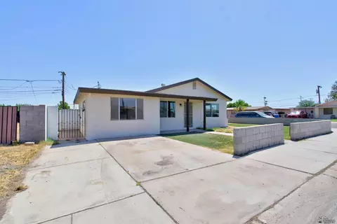 Exterior - 2005 E La Mesa St, Yuma, AZ 85365 photo 5 of 7