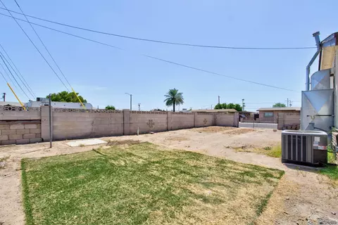 Exterior - 2005 E La Mesa St, Yuma, AZ 85365 photo 4 of 7