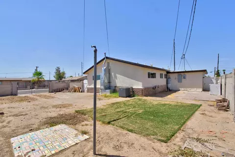 Exterior - 2005 E La Mesa St, Yuma, AZ 85365 photo 3 of 7
