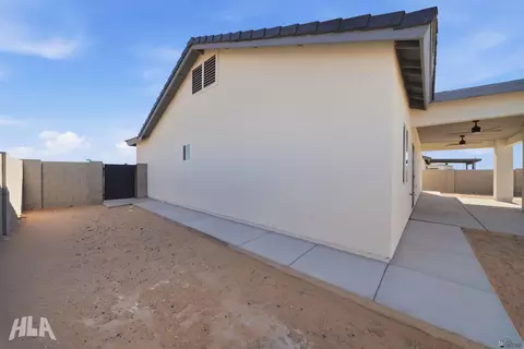 Exterior - 10660 E 45 St, Yuma, AZ 85365 photo 3 of 4