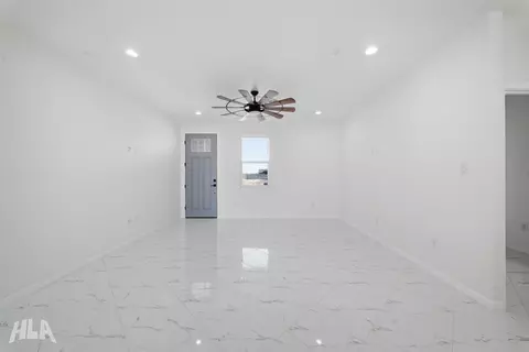 Living - 10660 E 45 St, Yuma, AZ 85365 photo 3 of 4
