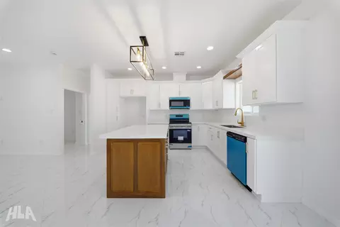 Kitchen - 10660 E 45 St, Yuma, AZ 85365 photo 5 of 5