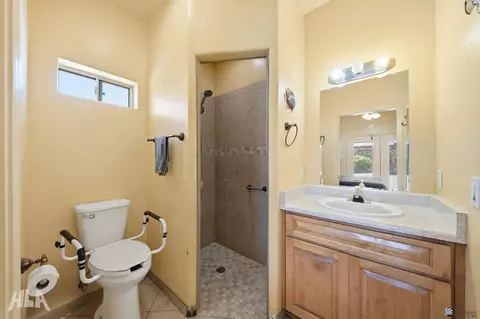 Bath - 14805 E 53 St, Yuma, AZ 85367 photo 1 of 3