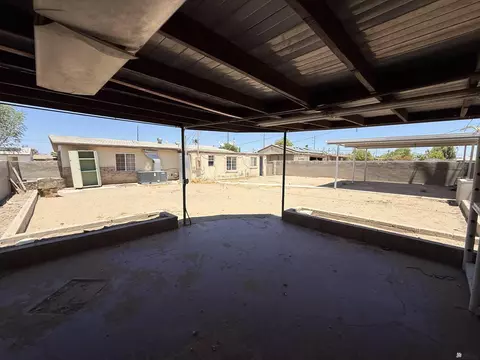 Exterior - 925 E La Mesa St, Yuma, AZ 85364 photo 8 of 9