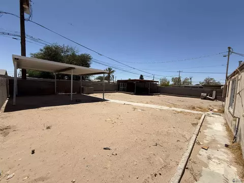 Exterior - 925 E La Mesa St, Yuma, AZ 85364 photo 4 of 9