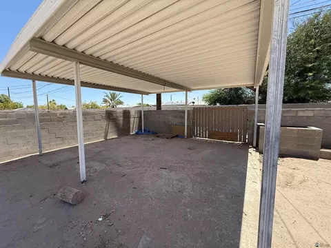 Exterior - 925 E La Mesa St, Yuma, AZ 85364 photo 5 of 9