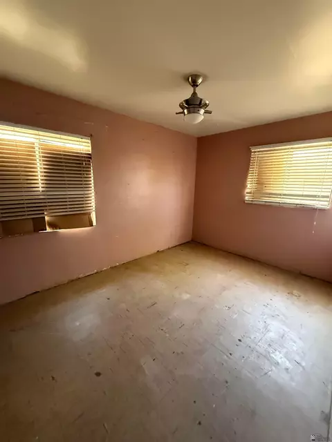 Bedroom - 925 E La Mesa St, Yuma, AZ 85364 photo 2 of 6
