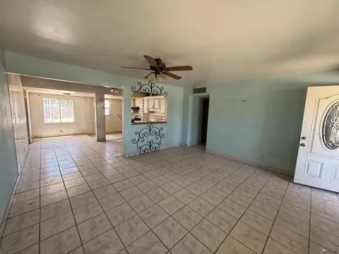 Living - 925 E La Mesa St, Yuma, AZ 85364 photo 2 of 3