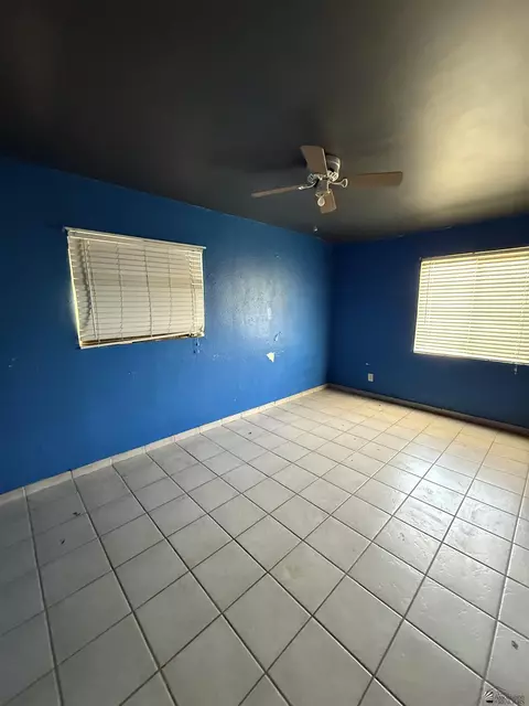 Bedroom - 925 E La Mesa St, Yuma, AZ 85364 photo 4 of 6