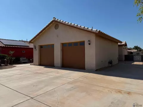 Exterior - 5365 E 33 Ln, Yuma, AZ 85365 photo 3 of 10