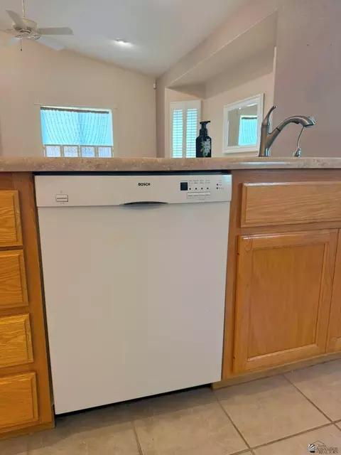 Kitchen - 5365 E 33 Ln, Yuma, AZ 85365 photo 5 of 5