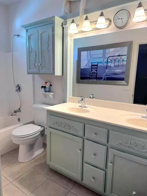 Bath - 5365 E 33 Ln, Yuma, AZ 85365 photo 1 of 3