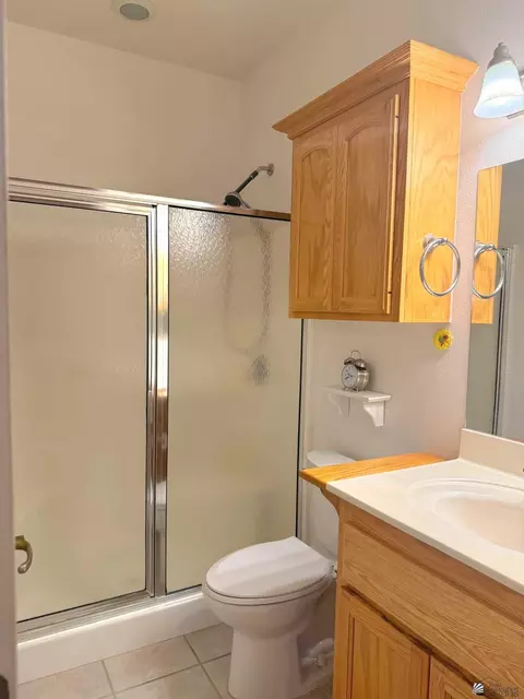 Bath - 5365 E 33 Ln, Yuma, AZ 85365 photo 3 of 3