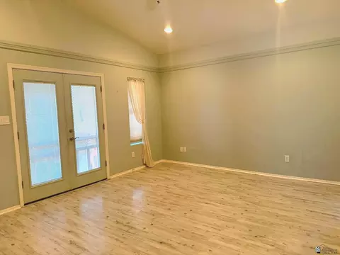 Living - 5365 E 33 Ln, Yuma, AZ 85365 photo 3 of 3
