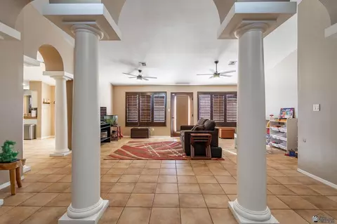Entry Way - 1958 S 37 Ave, Yuma, AZ 85364 photo 4 of 5