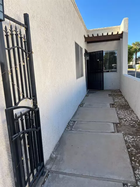 1407 E Cypress Pt, Yuma, AZ 85365 photo 2