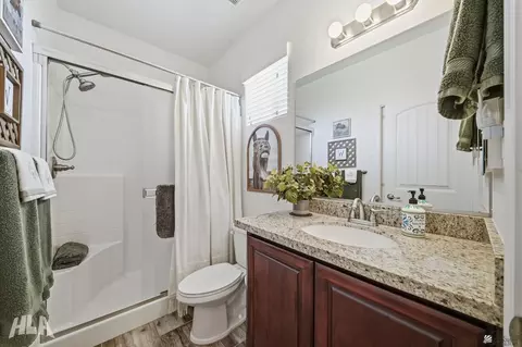 Bath - 7865 E 36 Pl, Yuma, AZ 85365 photo 4 of 5