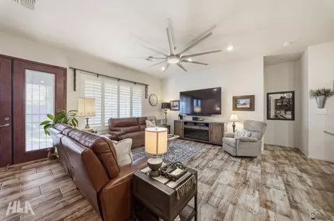 Living - 7865 E 36 Pl, Yuma, AZ 85365 photo 1 of 3