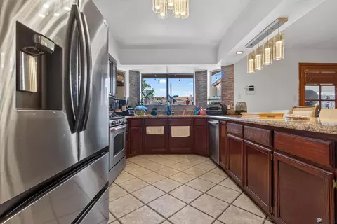 Kitchen - 7338 E 25 Pl, Yuma, AZ 85365 photo 2 of 4