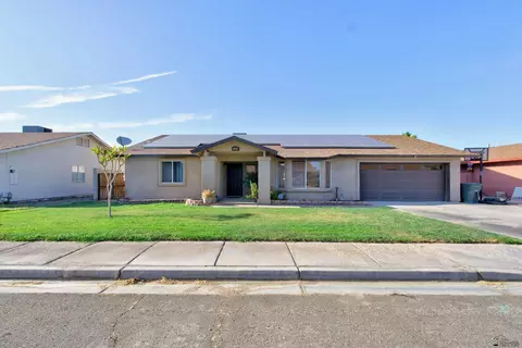Exterior - 7338 E 25 Pl, Yuma, AZ 85365 photo 3 of 7
