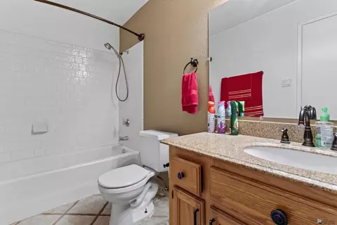 Bath - 7338 E 25 Pl, Yuma, AZ 85365 photo 1 of 3