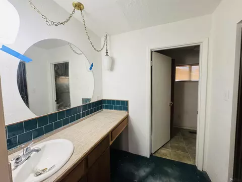 Bath - 12559 E Tanja Dr, Yuma, AZ 85367 photo 2 of 3
