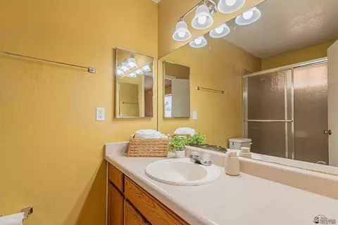 Bath - 7465 E 26 St, Yuma, AZ 85365 photo 3 of 3