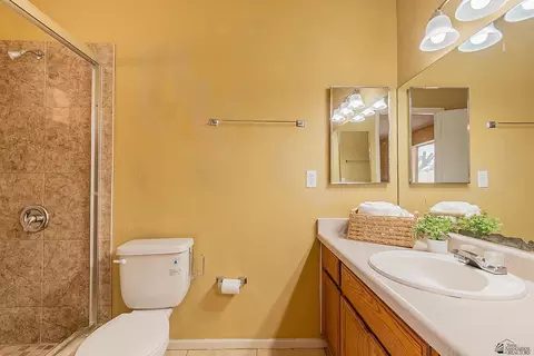 Bath - 7465 E 26 St, Yuma, AZ 85365 photo 1 of 3