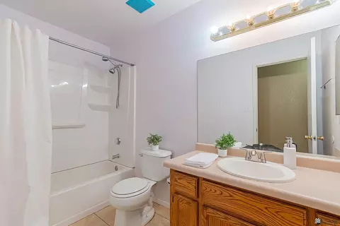 Bath - 7465 E 26 St, Yuma, AZ 85365 photo 2 of 3