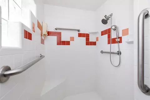 Bath - 13902 E 53 Dr, Yuma, AZ 85367 photo 2 of 3