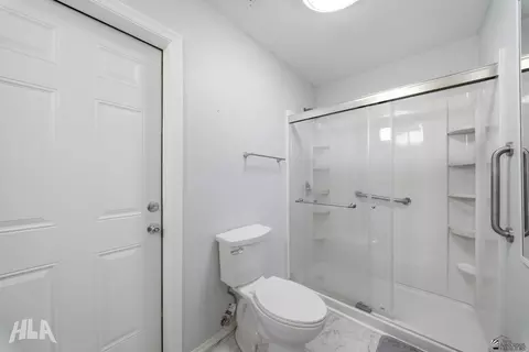 Bath - 2199 E 25 Pl, Yuma, AZ 85365 photo 1 of 4