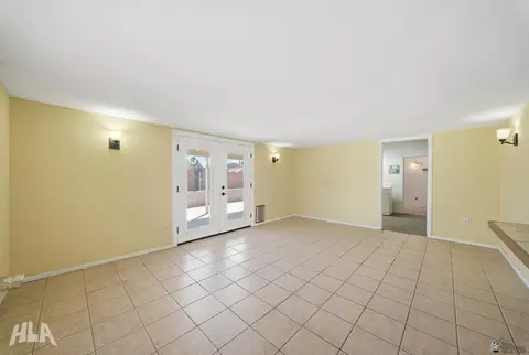 Living - 2199 E 25 Pl, Yuma, AZ 85365 photo 3 of 5