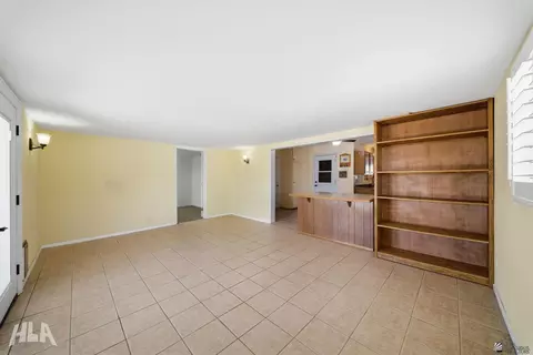 Living - 2199 E 25 Pl, Yuma, AZ 85365 photo 4 of 5