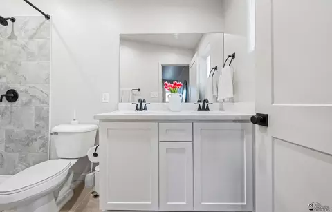 Bath - 11635 E 34 St, Yuma, AZ 85367 photo 2 of 5
