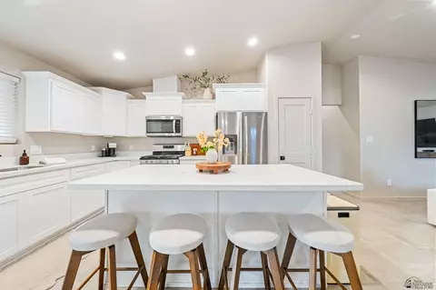 Kitchen - 11635 E 34 St, Yuma, AZ 85367 photo 3 of 4