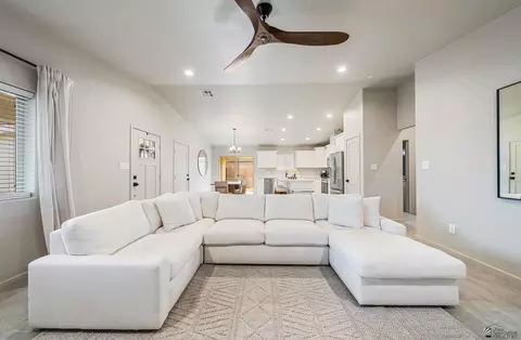 Living - 11635 E 34 St, Yuma, AZ 85367 photo 3 of 4