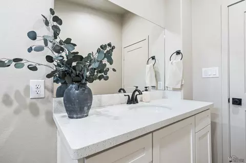 Bath - 11635 E 34 St, Yuma, AZ 85367 photo 4 of 5