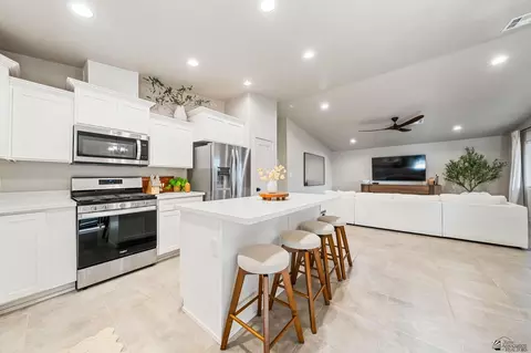 Kitchen - 11635 E 34 St, Yuma, AZ 85367 photo 1 of 4