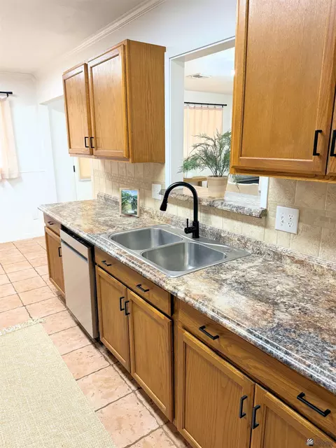 Kitchen - 711 E 26 Pl, Yuma, AZ 85365 photo 3 of 3