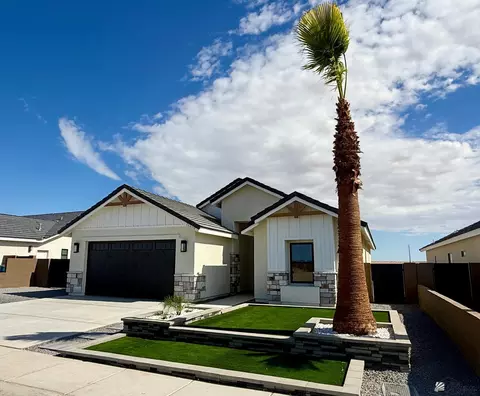 Exterior - 10717 E 46 Pl, Yuma, AZ 85367 photo 3 of 6