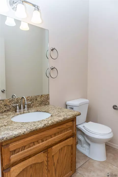 Bath - 14593 E 50 St, Yuma, AZ 85367 photo 3 of 7