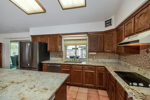 Kitchen - 14144 E 48 Dr, Yuma, AZ 85367 photo 3 of 8