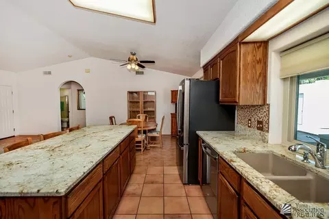 Kitchen - 14144 E 48 Dr, Yuma, AZ 85367 photo 4 of 8