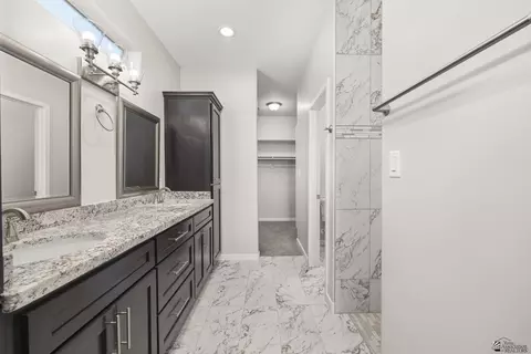 Bath - 10753 E 45 St, Yuma, AZ 85367 photo 1 of 4